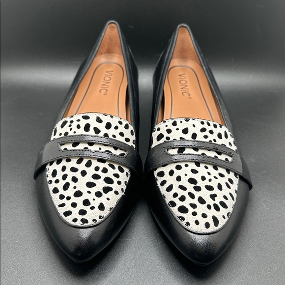 Vionic Savannah Spot Black and What Spotted Loafers Leather - Picture 1 of 10